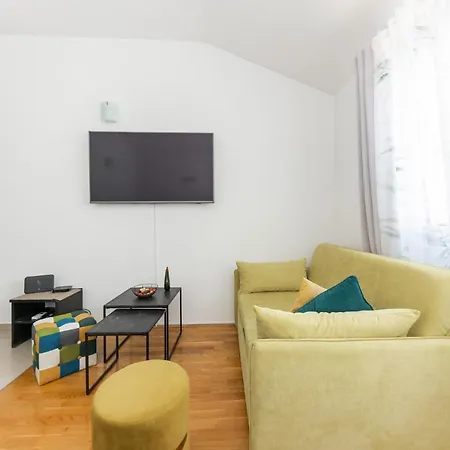 Sergio 2 Apartment